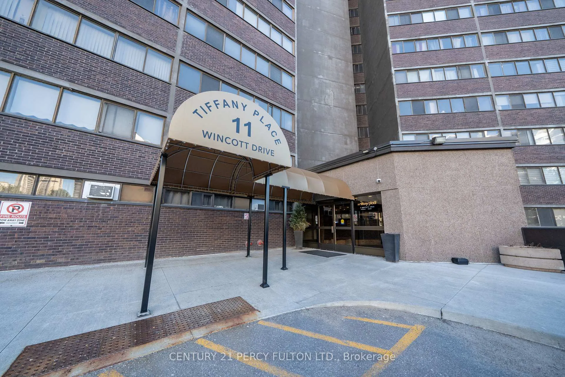 Photo 2 of Unit PH 12, 11 Wincott Drive, Etobicoke, Kingsview Village-The Westway — HOMEH
