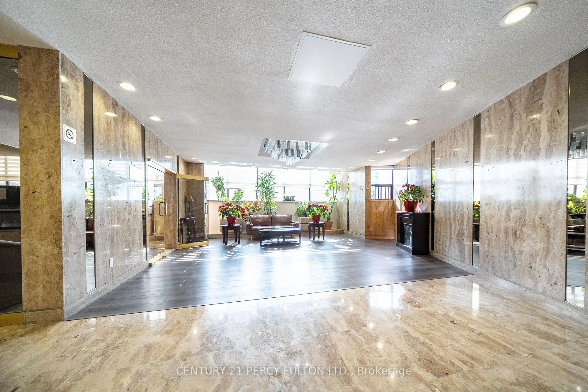 Photo 3 of Unit PH 12, 11 Wincott Drive, Etobicoke, Kingsview Village-The Westway — HOMEH