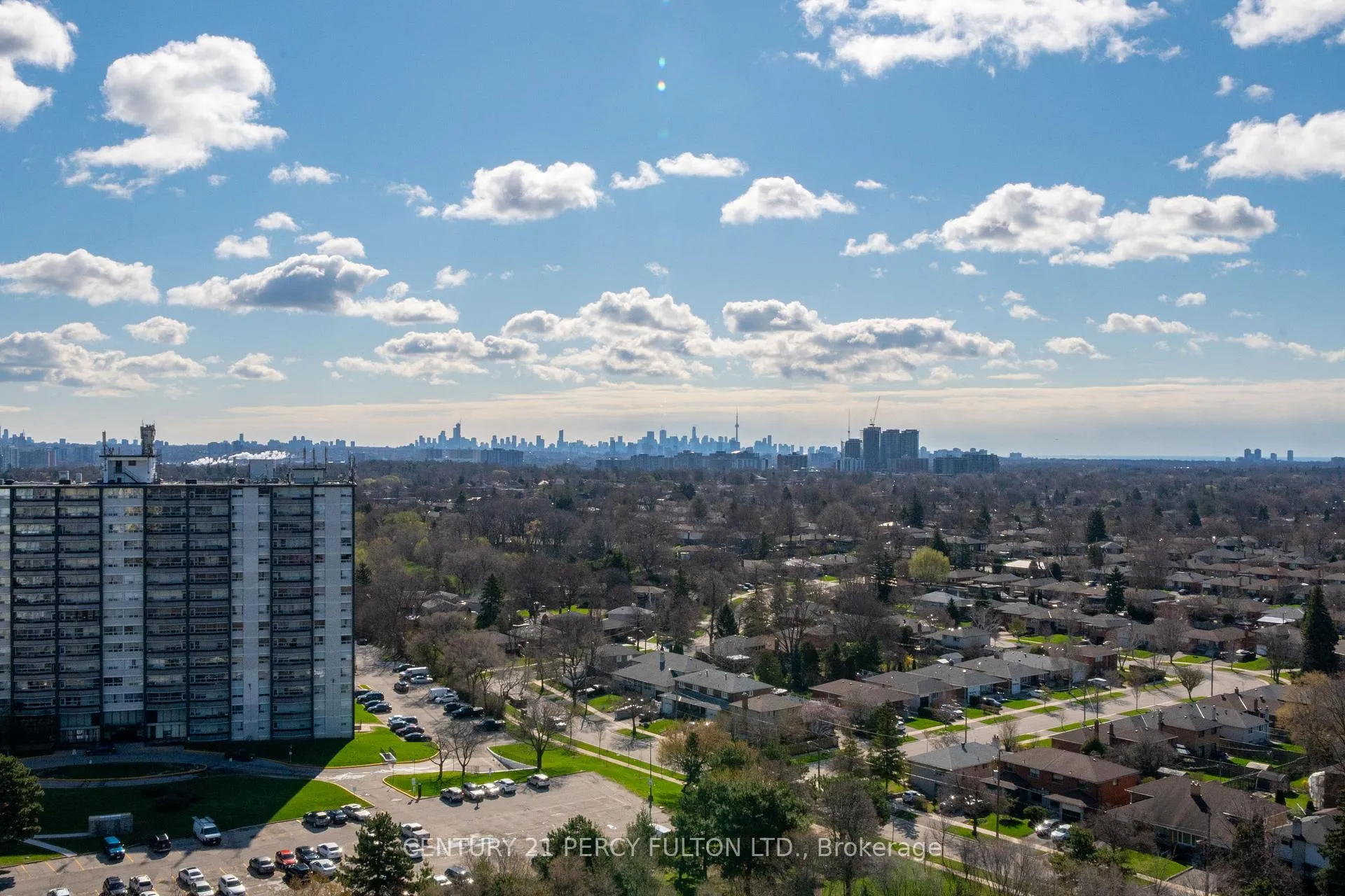 Photo 8 of Unit PH 12, 11 Wincott Drive, Etobicoke, Kingsview Village-The Westway — HOMEH