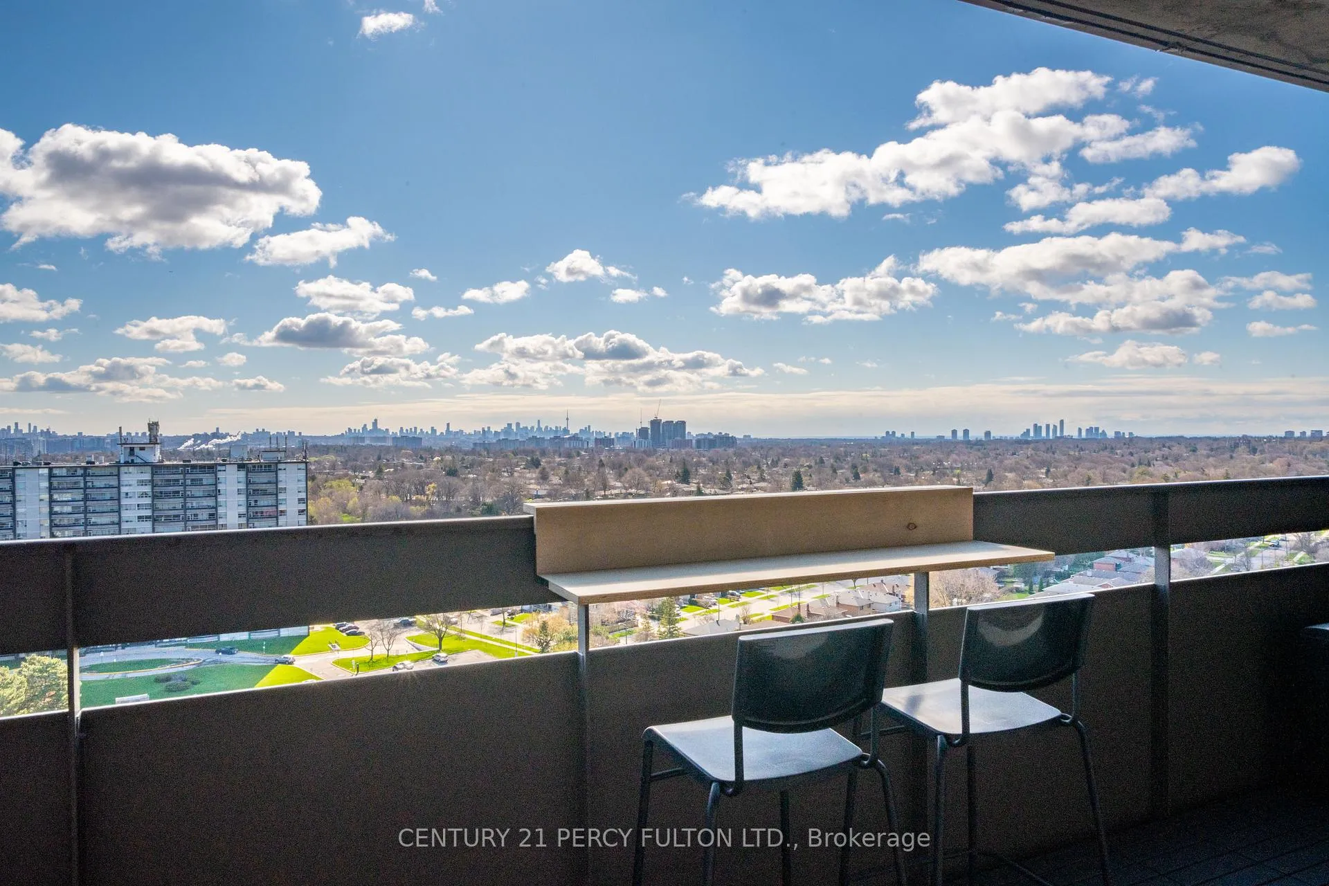 Photo 10 of Unit PH 12, 11 Wincott Drive, Etobicoke, Kingsview Village-The Westway — HOMEH