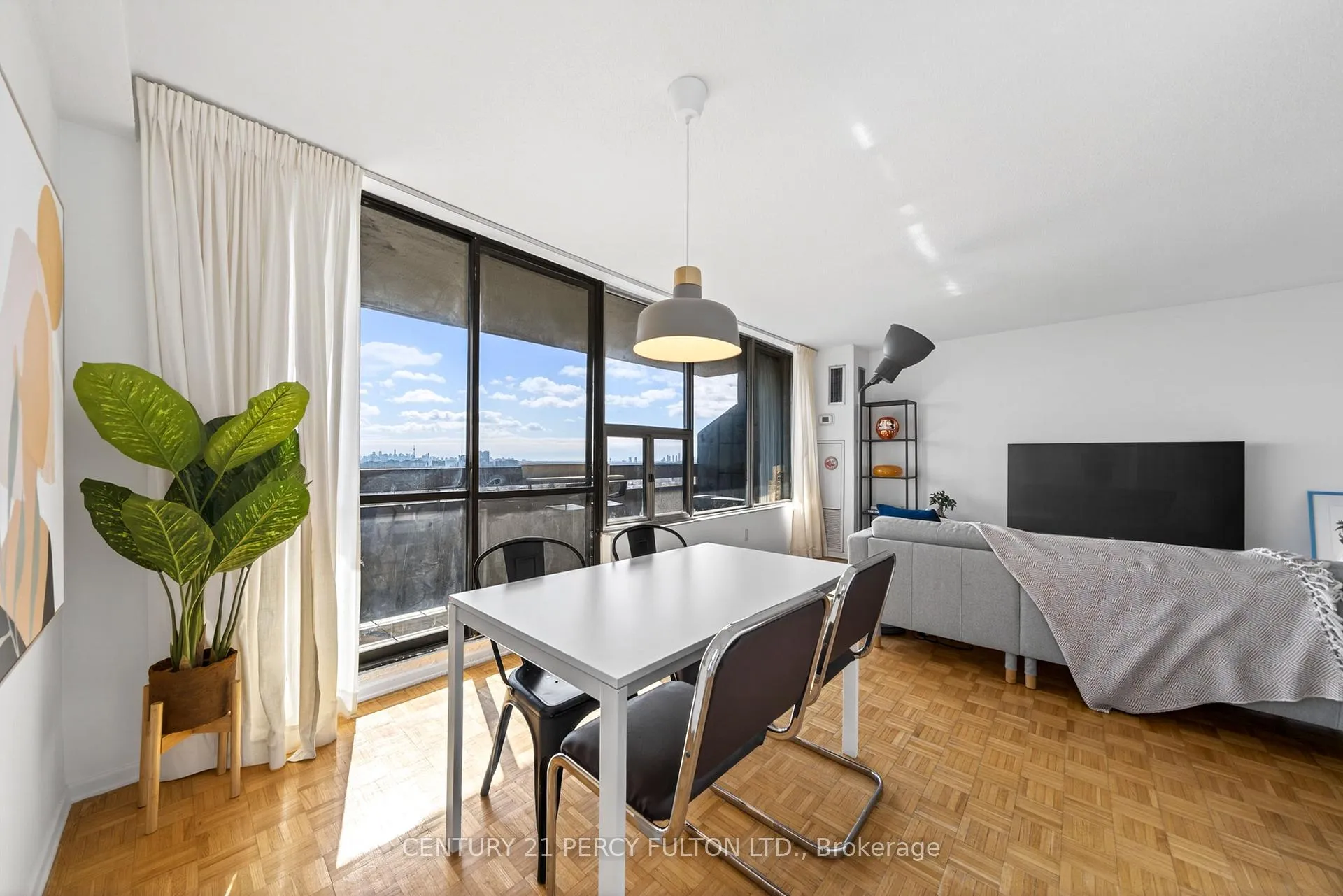 Photo 13 of Unit PH 12, 11 Wincott Drive, Etobicoke, Kingsview Village-The Westway — HOMEH