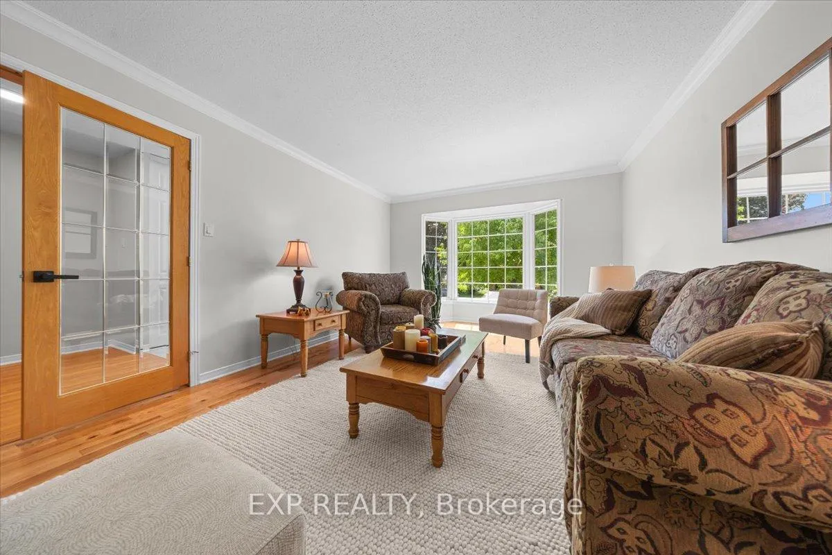 Photo 5 of 85 Teevens Drive, Ottawa, Barrhaven - Pheasant Run — HOMEH