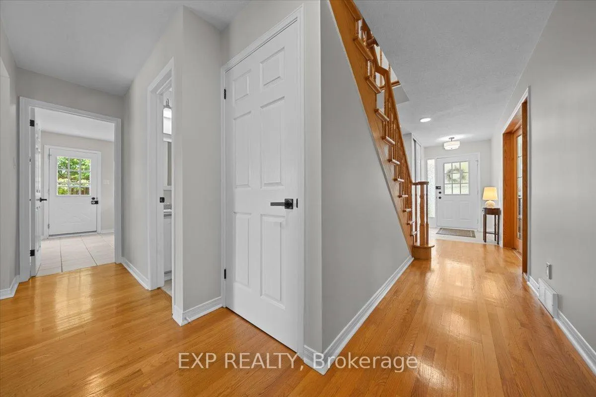 Photo 9 of 85 Teevens Drive, Ottawa, Barrhaven - Pheasant Run — HOMEH