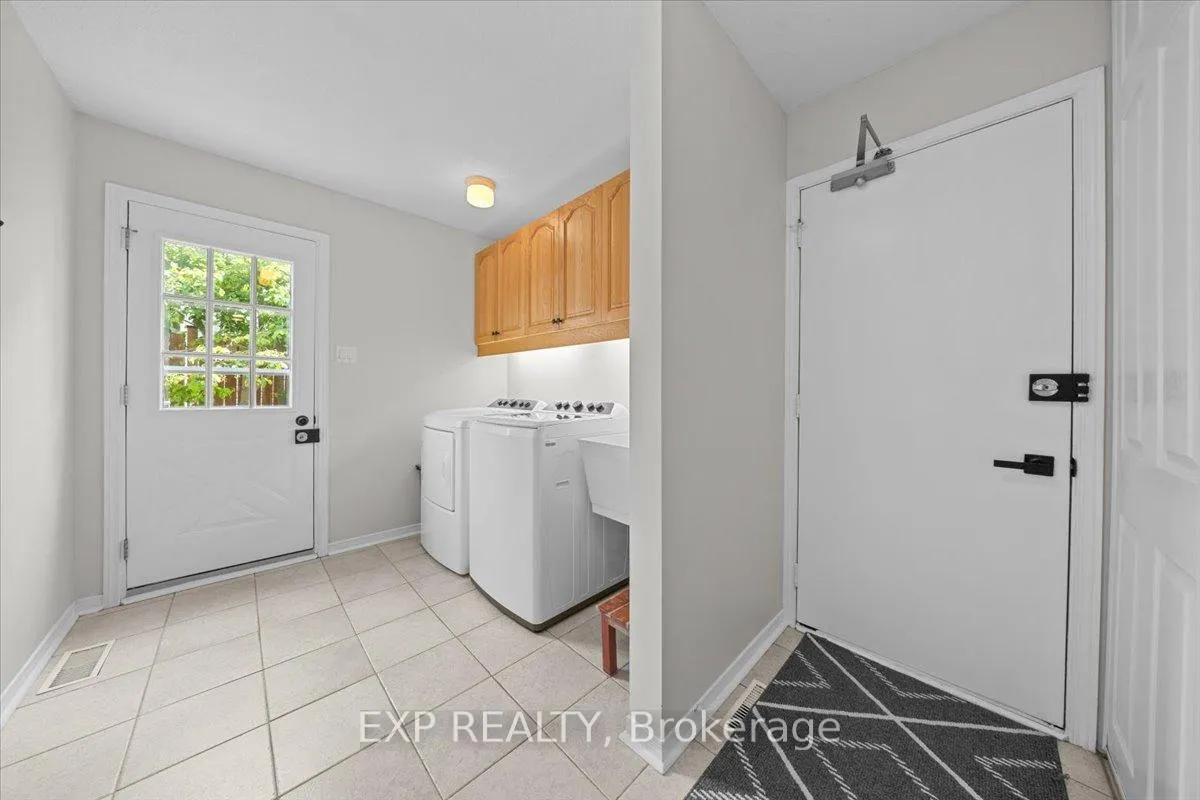 Photo 11 of 85 Teevens Drive, Ottawa, Barrhaven - Pheasant Run — HOMEH
