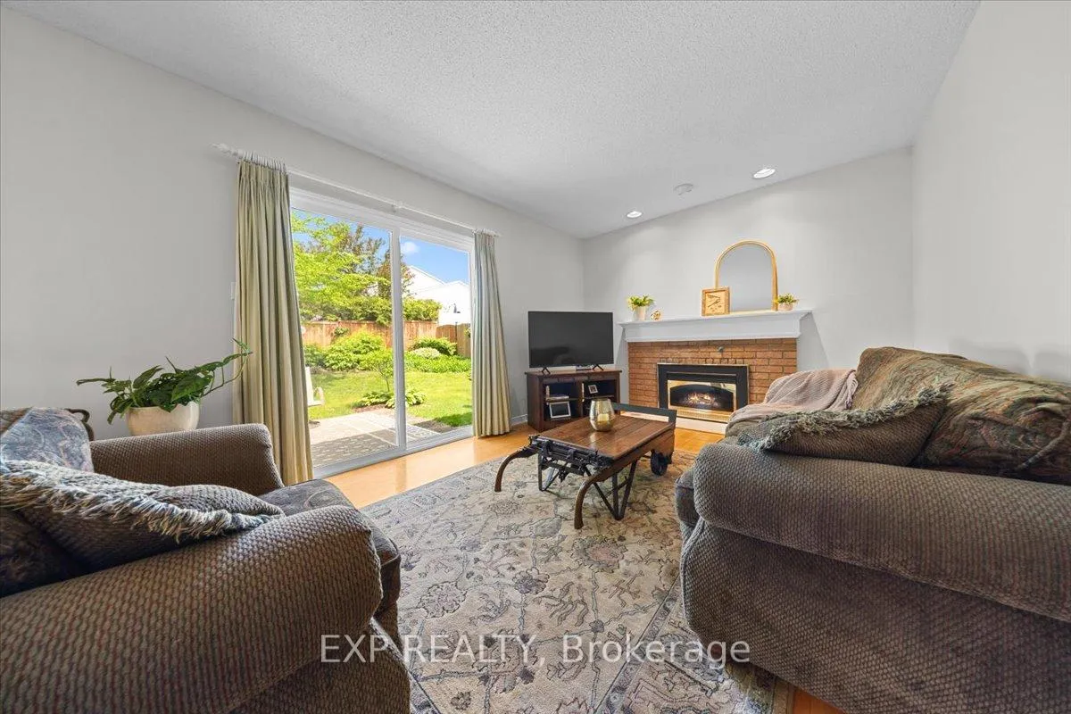 Photo 12 of 85 Teevens Drive, Ottawa, Barrhaven - Pheasant Run — HOMEH