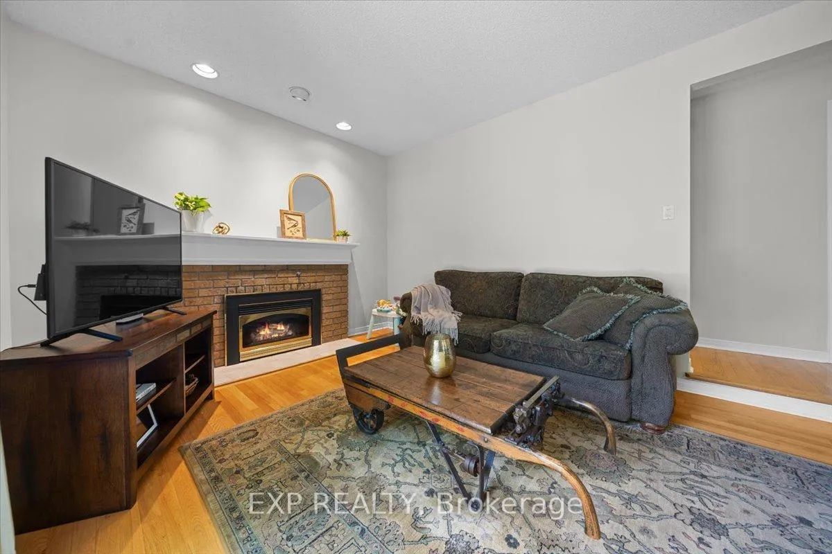 Photo 13 of 85 Teevens Drive, Ottawa, Barrhaven - Pheasant Run — HOMEH