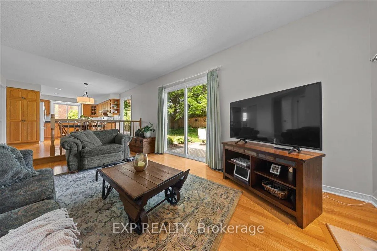 Photo 14 of 85 Teevens Drive, Ottawa, Barrhaven - Pheasant Run — HOMEH
