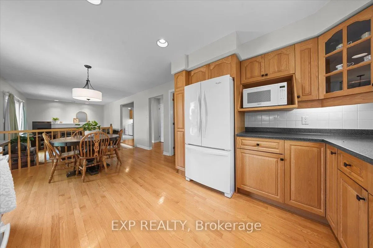 Photo 20 of 85 Teevens Drive, Ottawa, Barrhaven - Pheasant Run — HOMEH