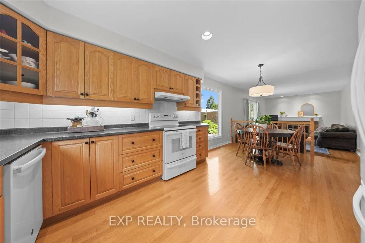 Photo 21 of 85 Teevens Drive, Ottawa, Barrhaven - Pheasant Run — HOMEH
