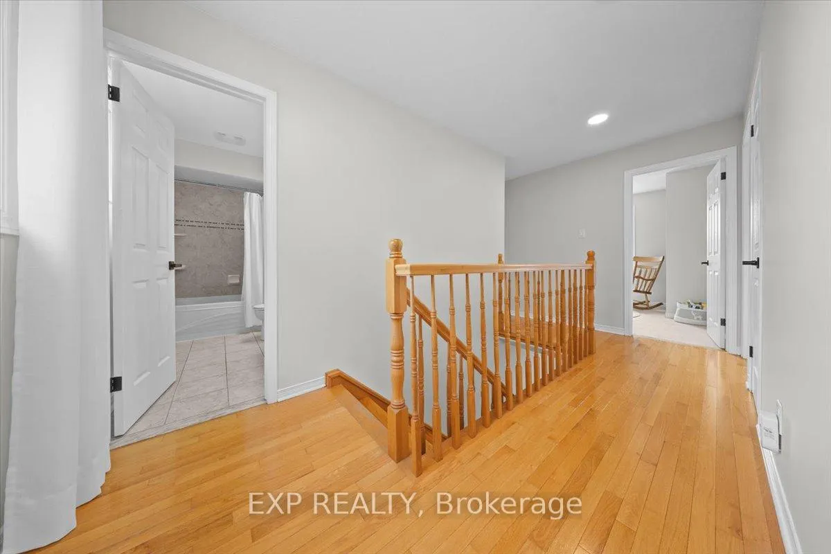 Photo 23 of 85 Teevens Drive, Ottawa, Barrhaven - Pheasant Run — HOMEH