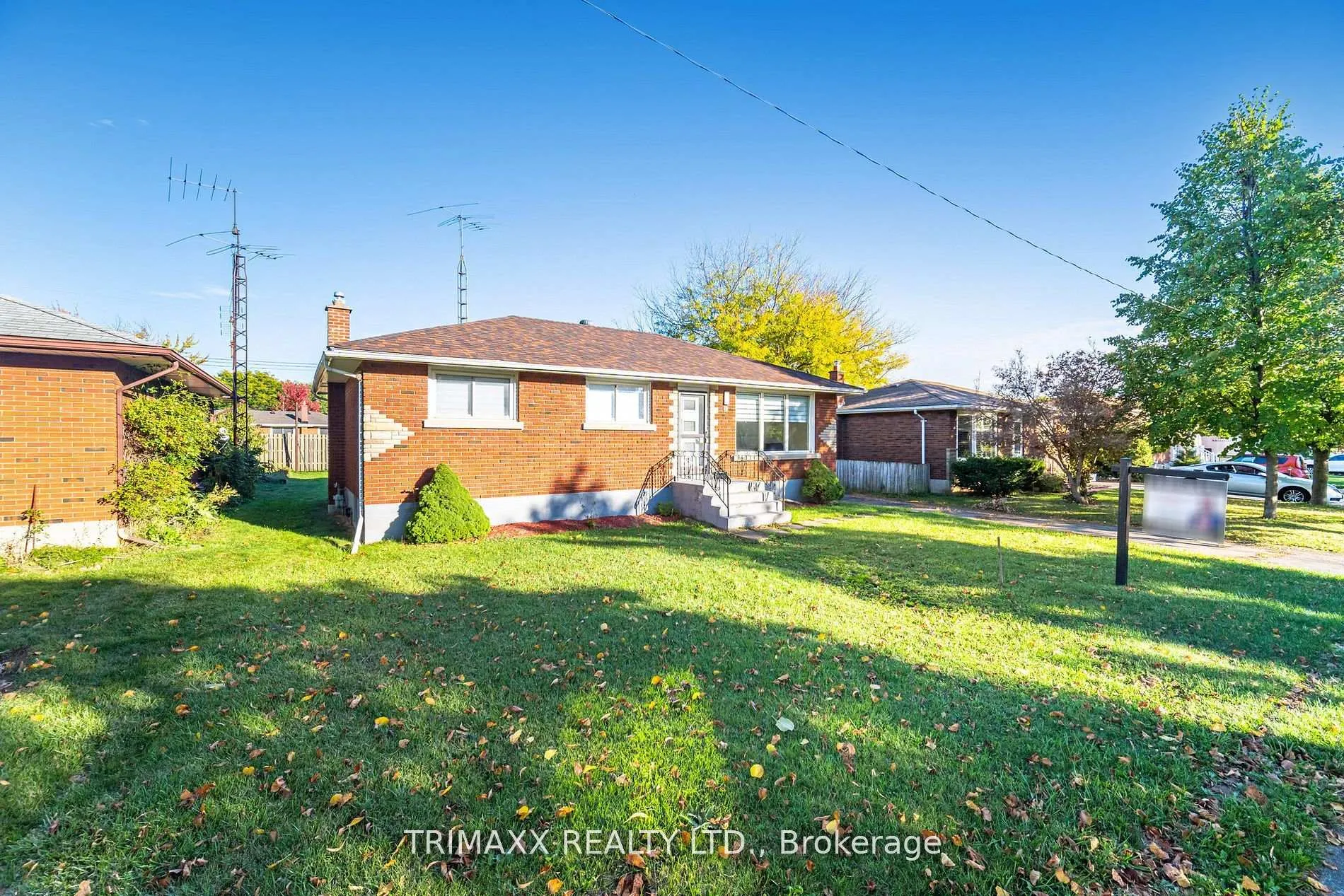 Photo 3 of 60 Parkdale Drive, Thorold, Thorold Downtown — HOMEH