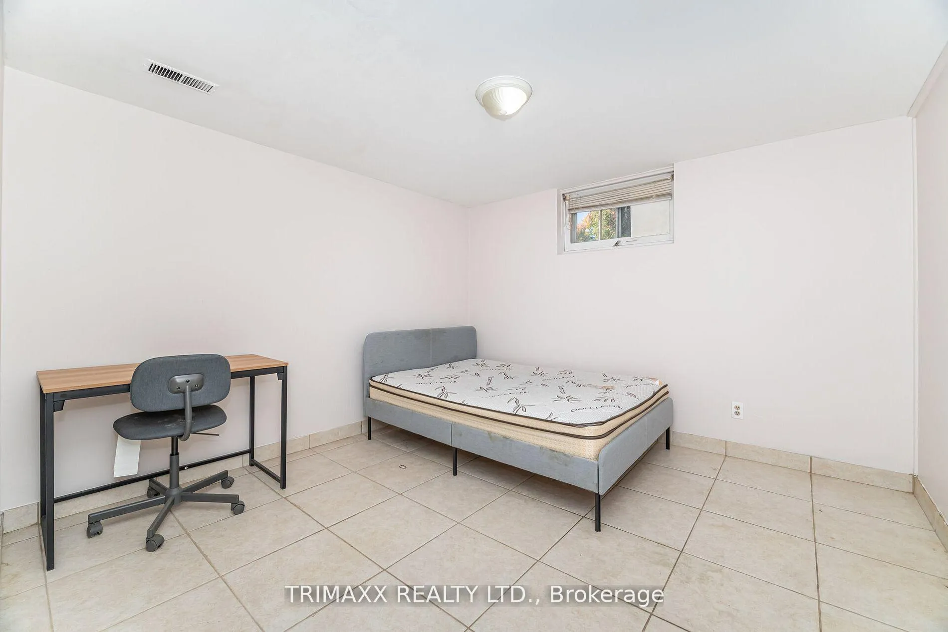 Photo 24 of 60 Parkdale Drive, Thorold, Thorold Downtown — HOMEH