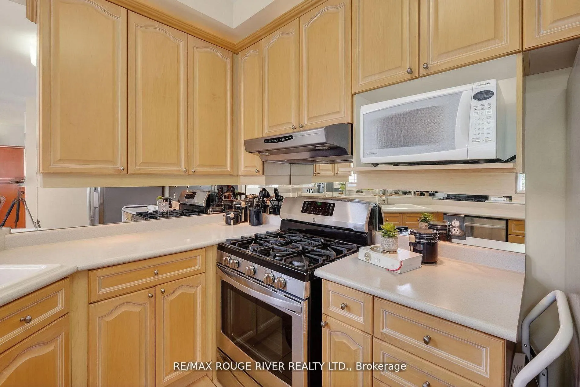 Photo 14 of 461 Summerpark Crescent, Pickering, Amberlea — HOMEH