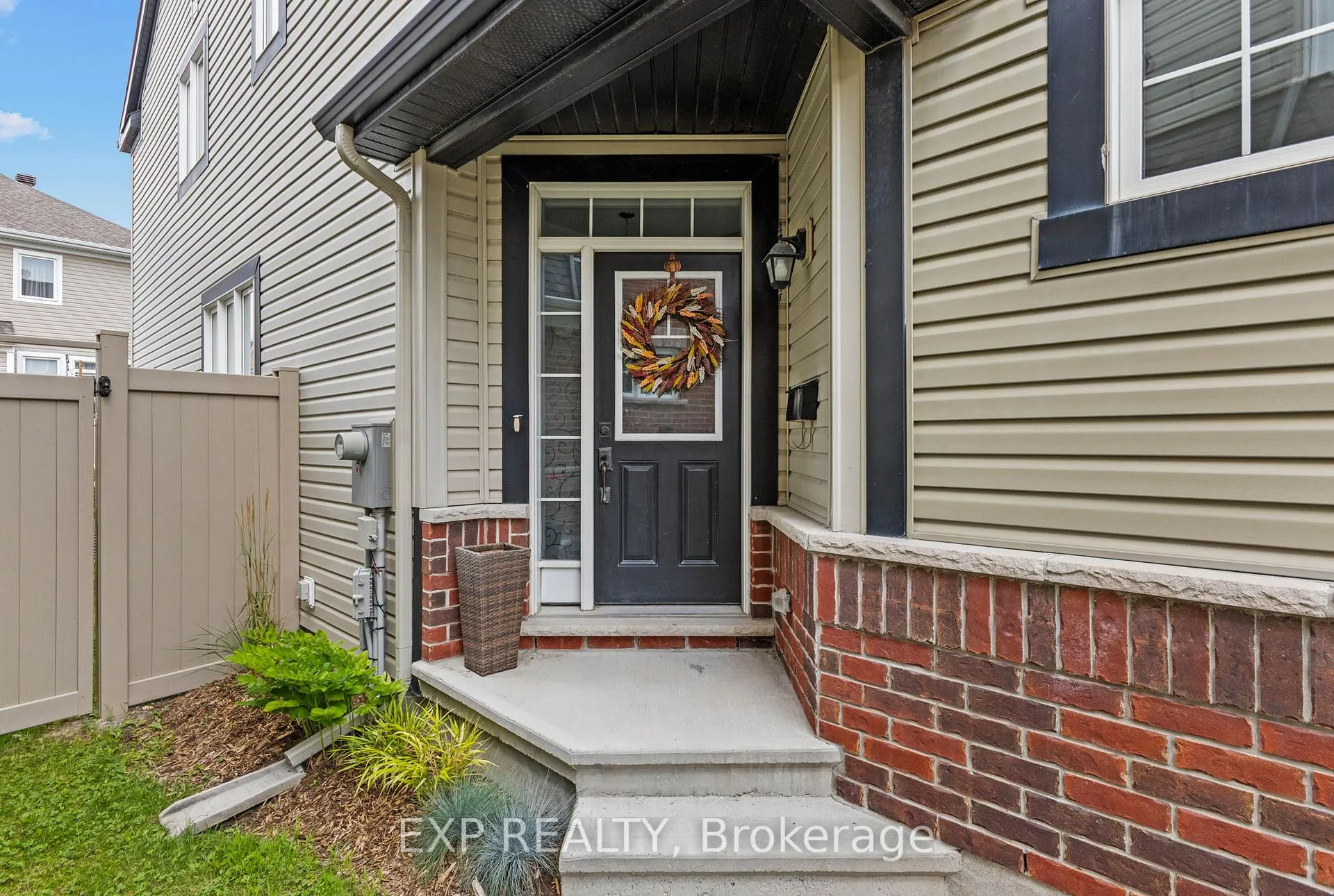 Photo 3 of 47 Solaris Drive, Ottawa, Kanata - Emerald Meadows/Trailwest — HOMEH