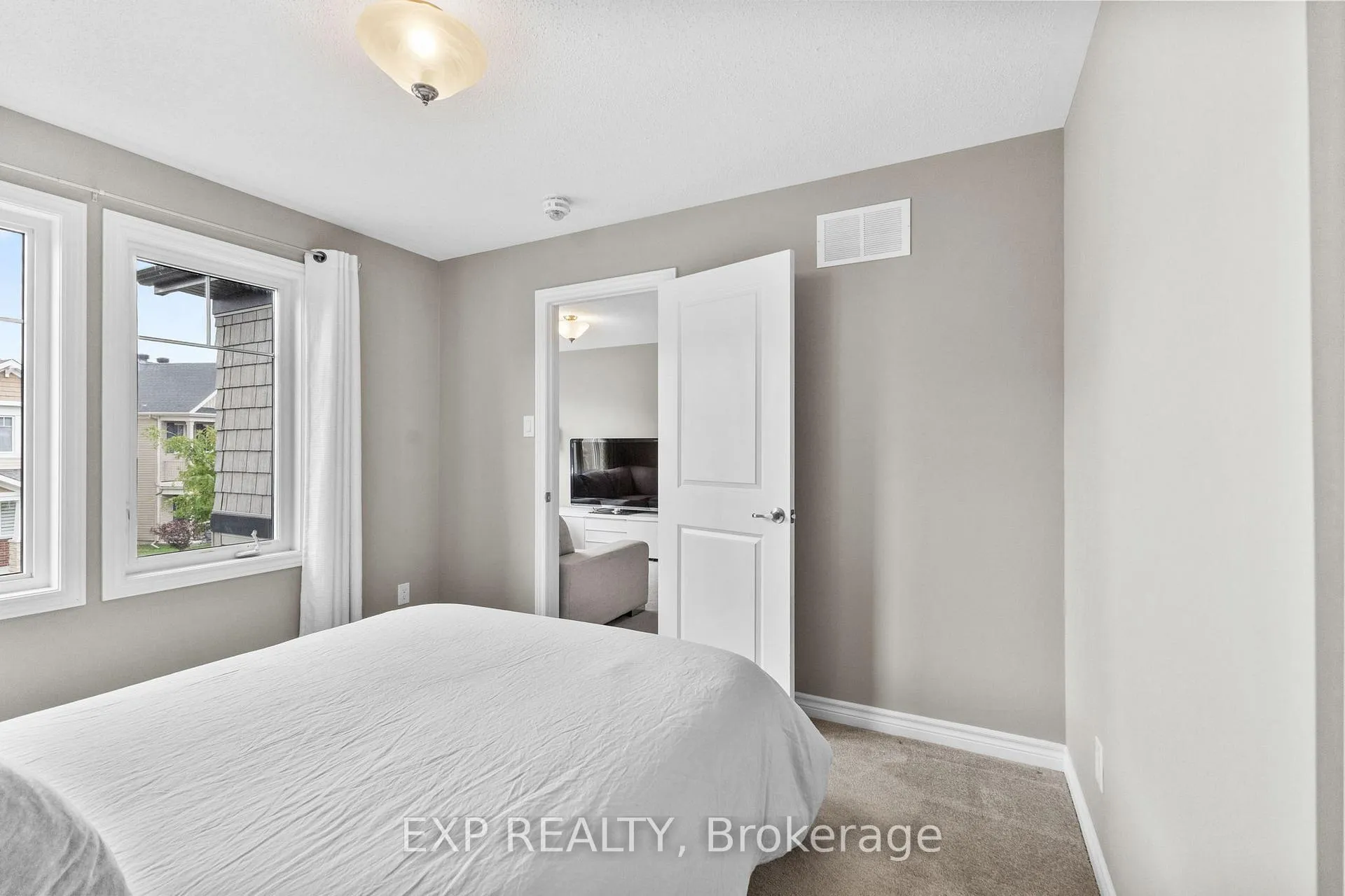 Photo 22 of 47 Solaris Drive, Ottawa, Kanata - Emerald Meadows/Trailwest — HOMEH