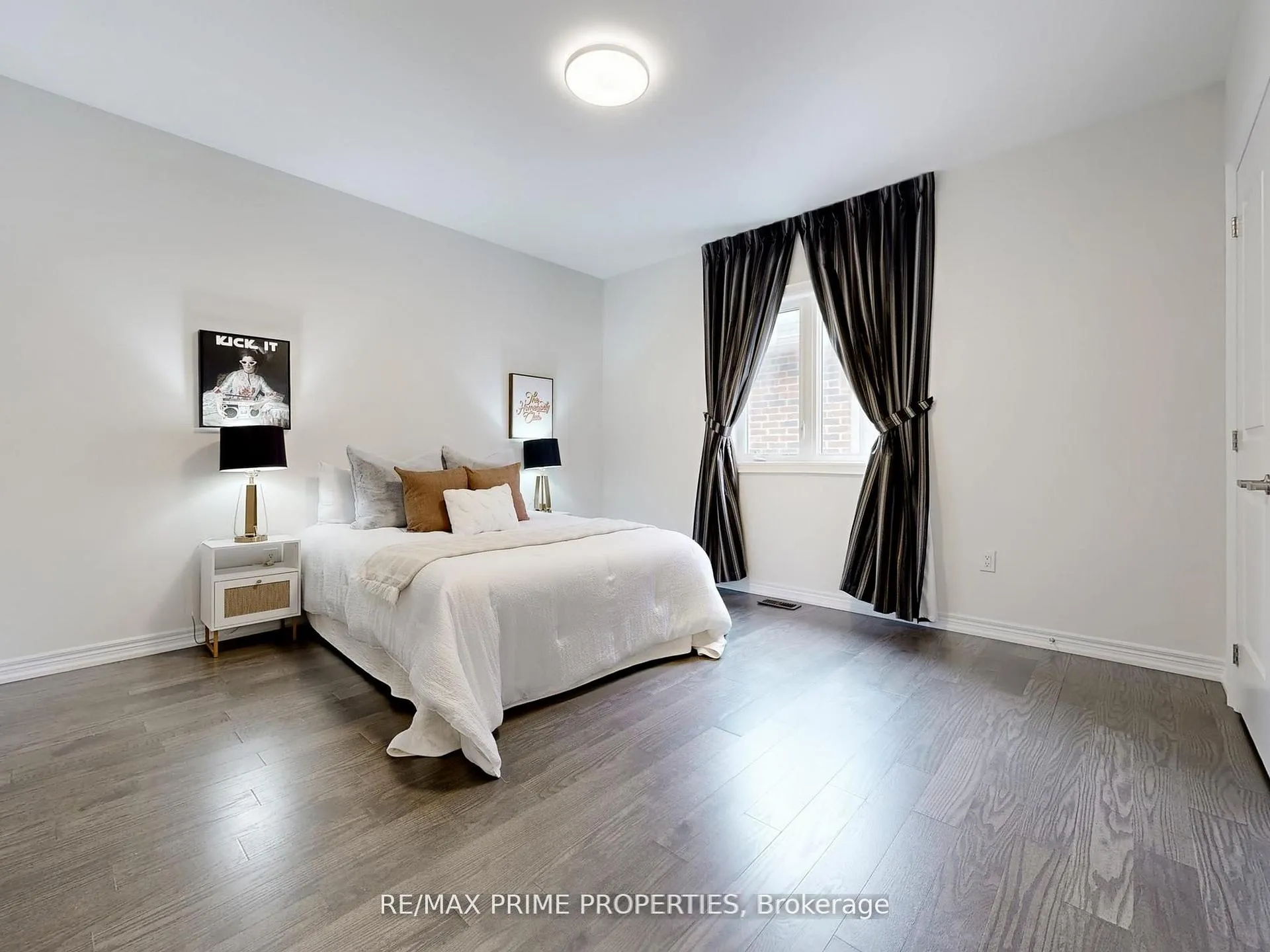Photo 18 of 46 Scrivener Drive, Aurora, Rural Aurora — HOMEH