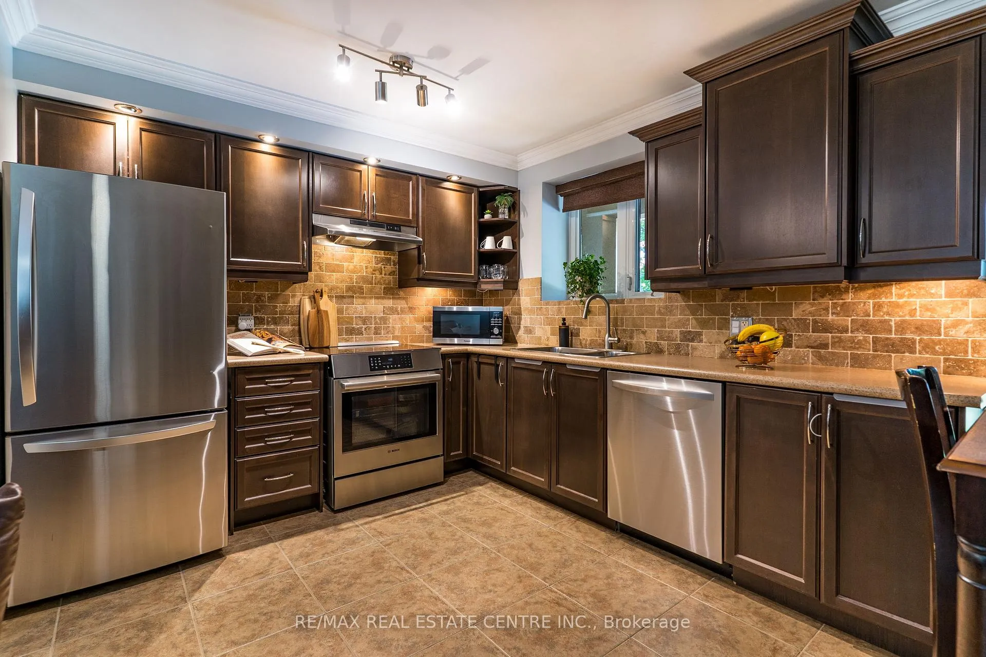 Photo 4 of Unit 304, 1212 Fennell Avenue E, Hamilton, Huntington — HOMEH
