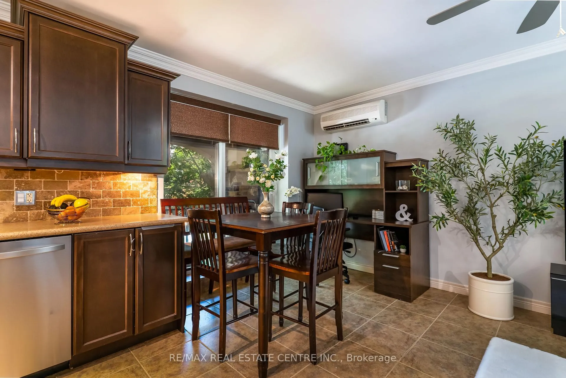 Photo 8 of Unit 304, 1212 Fennell Avenue E, Hamilton, Huntington — HOMEH