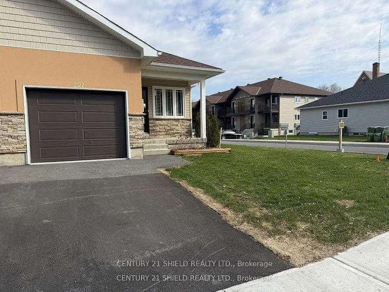 Photo 2 of 221 Third Street W, Cornwall — HOMEH