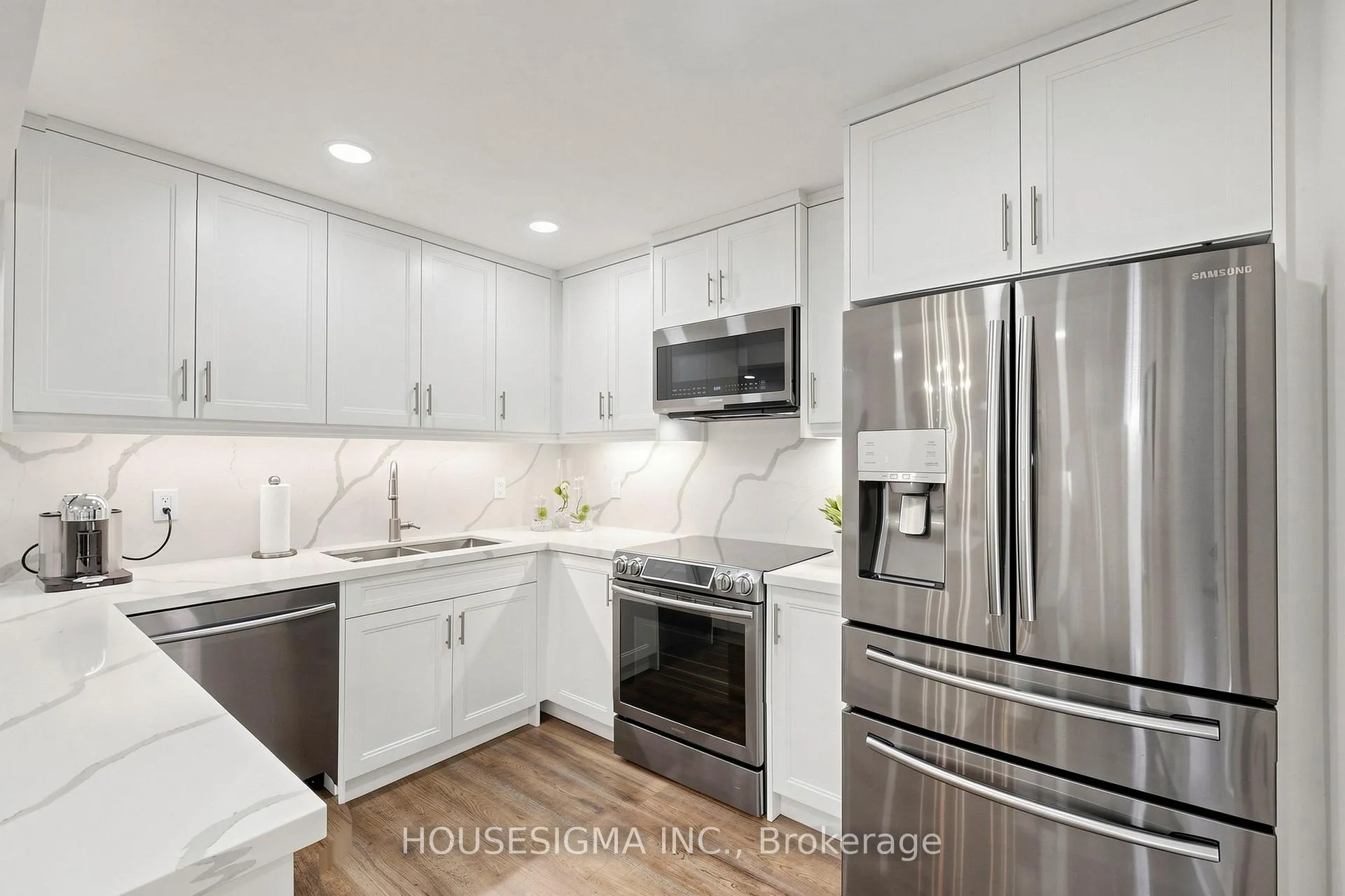 Photo 10 of 448 Broadway Avenue, Toronto, Leaside — HOMEH