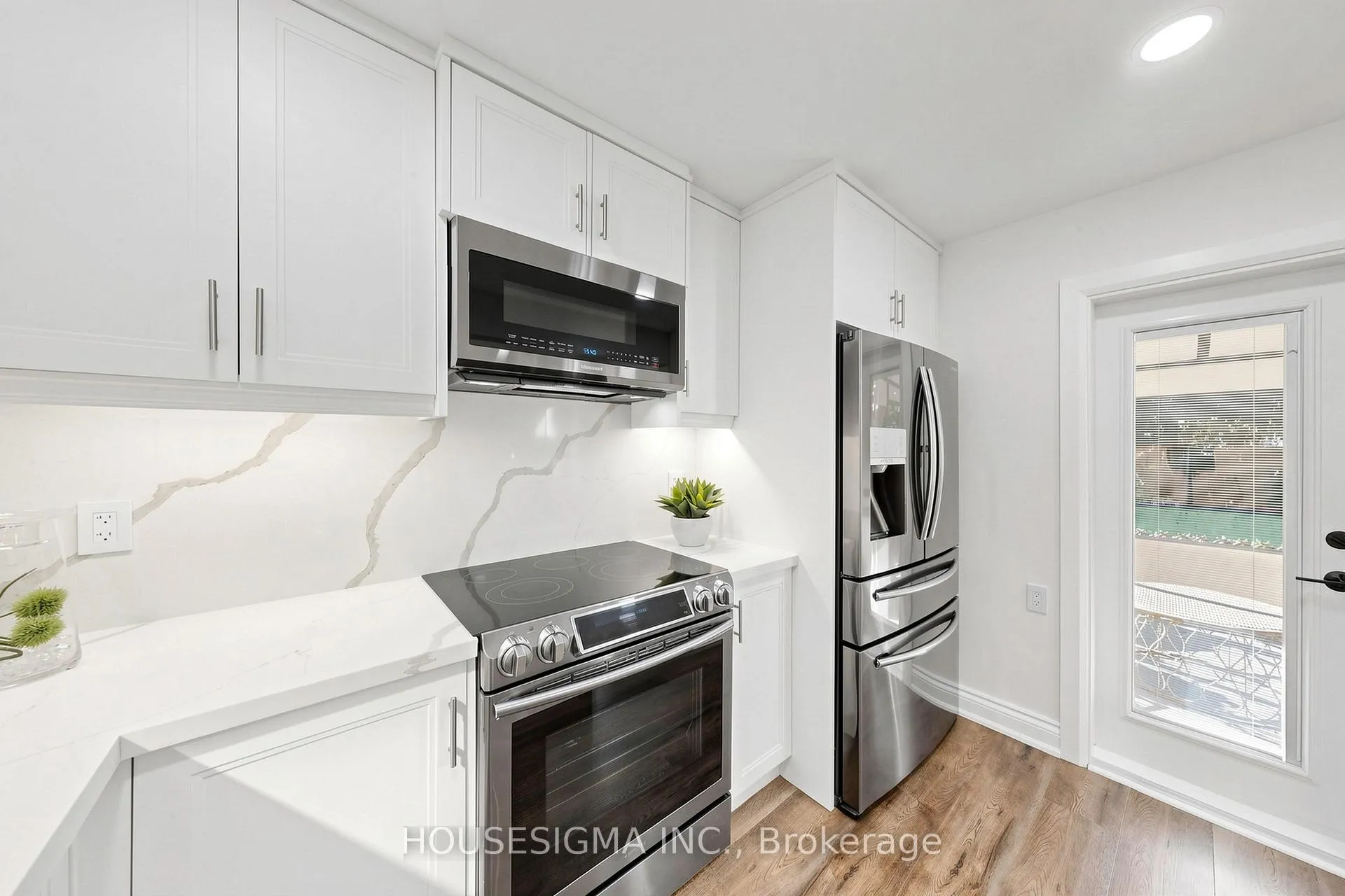 Photo 13 of 448 Broadway Avenue, Toronto, Leaside — HOMEH