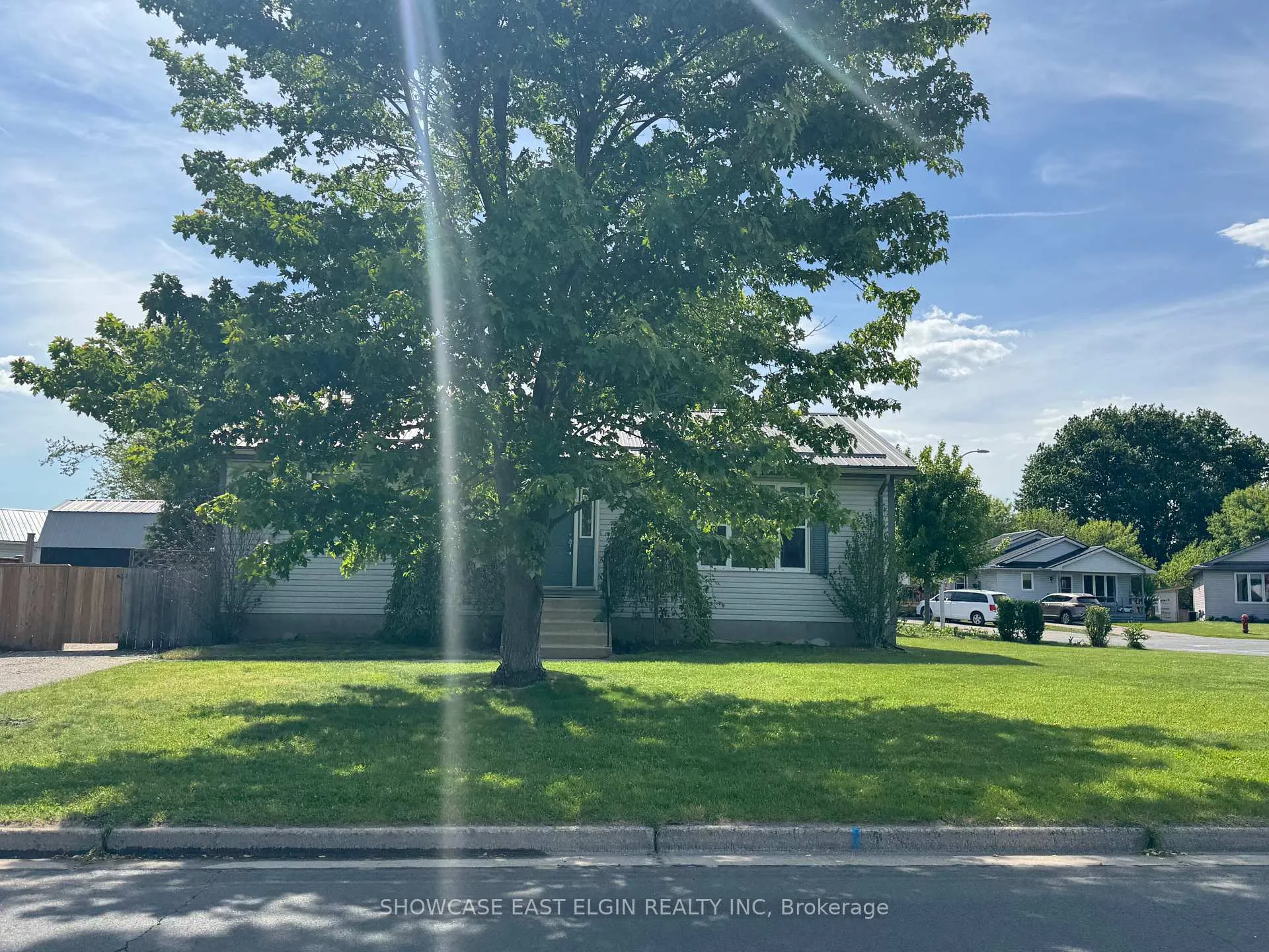 Photo 17 of 28 Melanie Drive, Aylmer — HOMEH