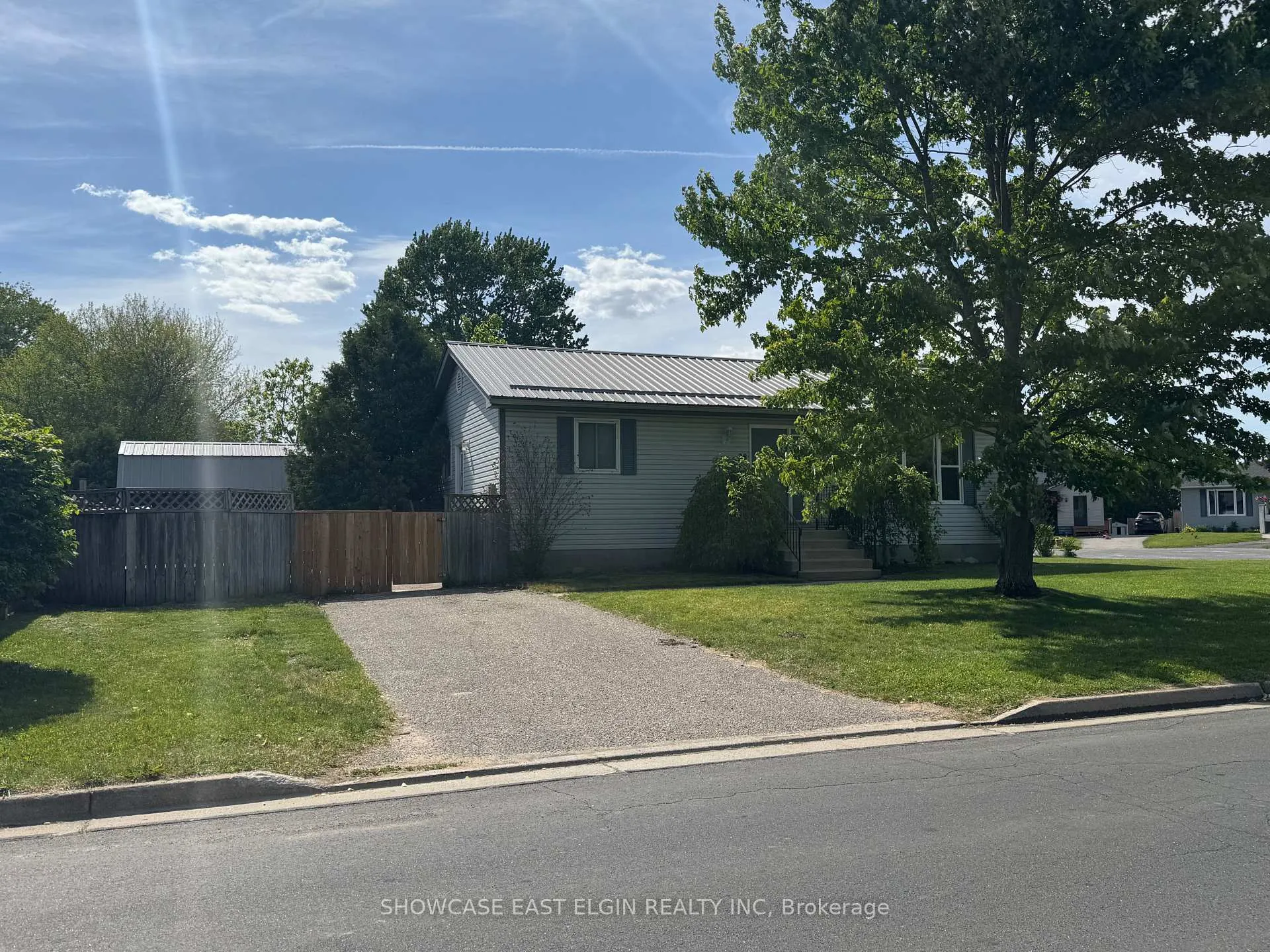 Photo 18 of 28 Melanie Drive, Aylmer — HOMEH