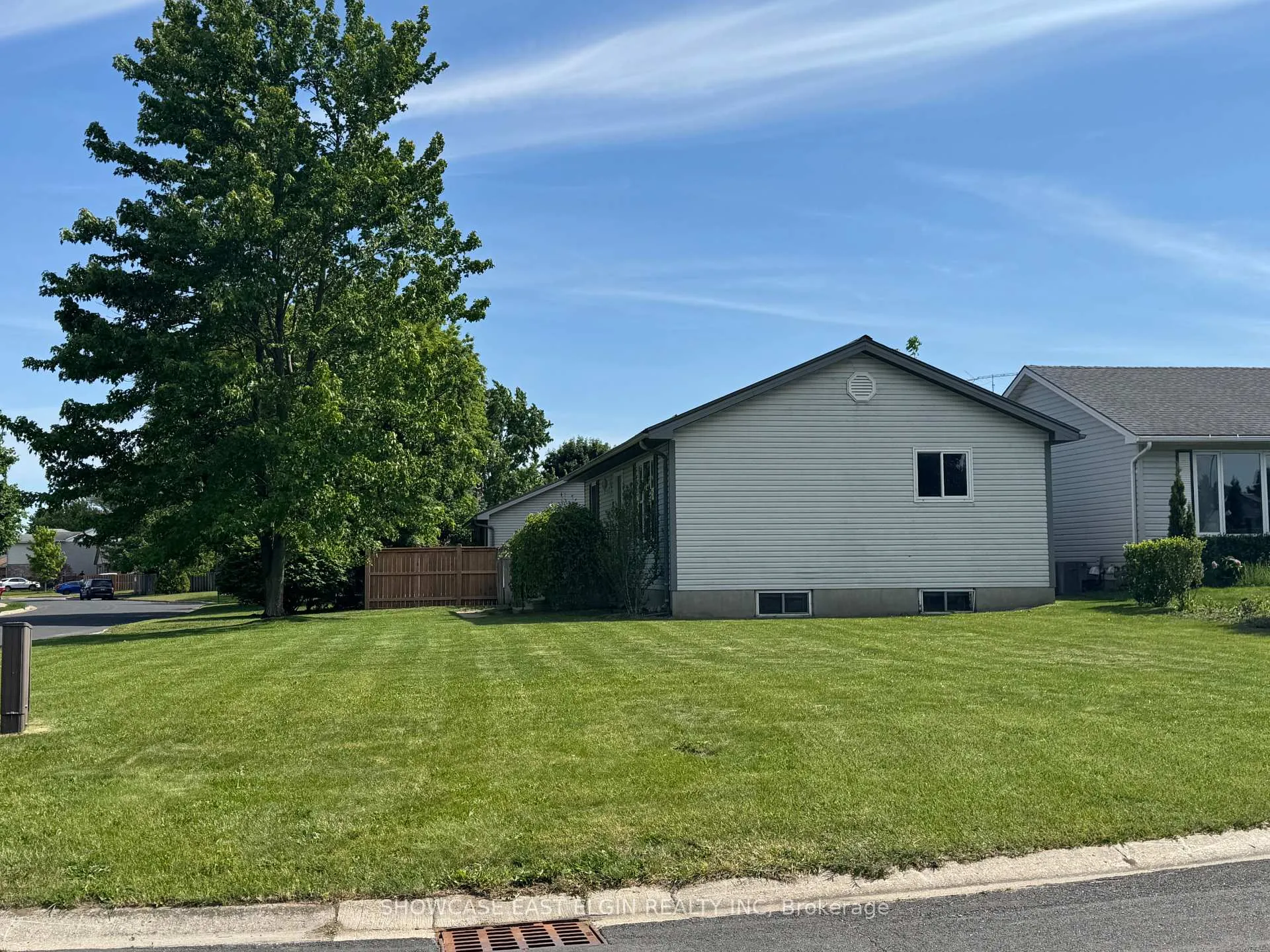 Photo 16 of 28 Melanie Drive, Aylmer — HOMEH