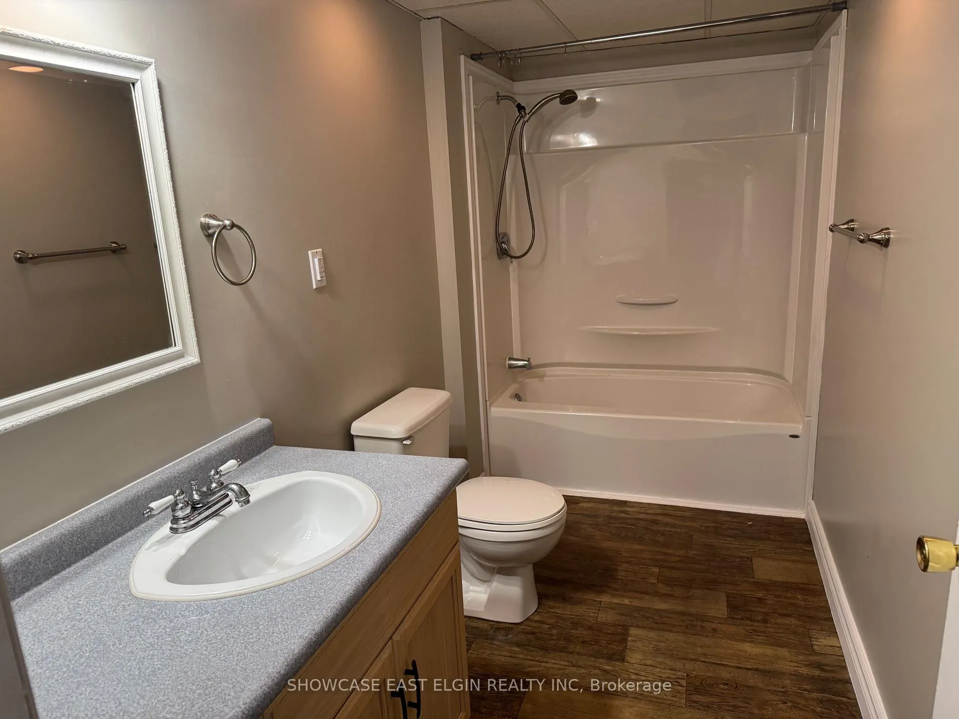 Photo 13 of 28 Melanie Drive, Aylmer — HOMEH