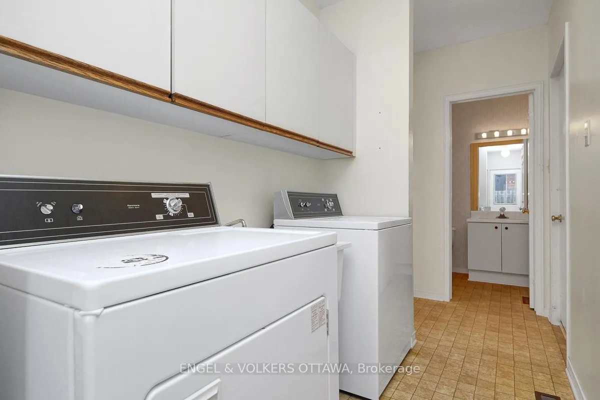 Photo 24 of 210 Cypress Court, Ottawa, Bayshore — HOMEH