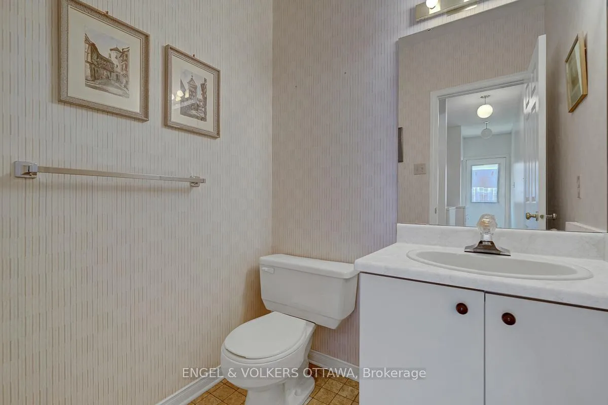 Photo 25 of 210 Cypress Court, Ottawa, Bayshore — HOMEH