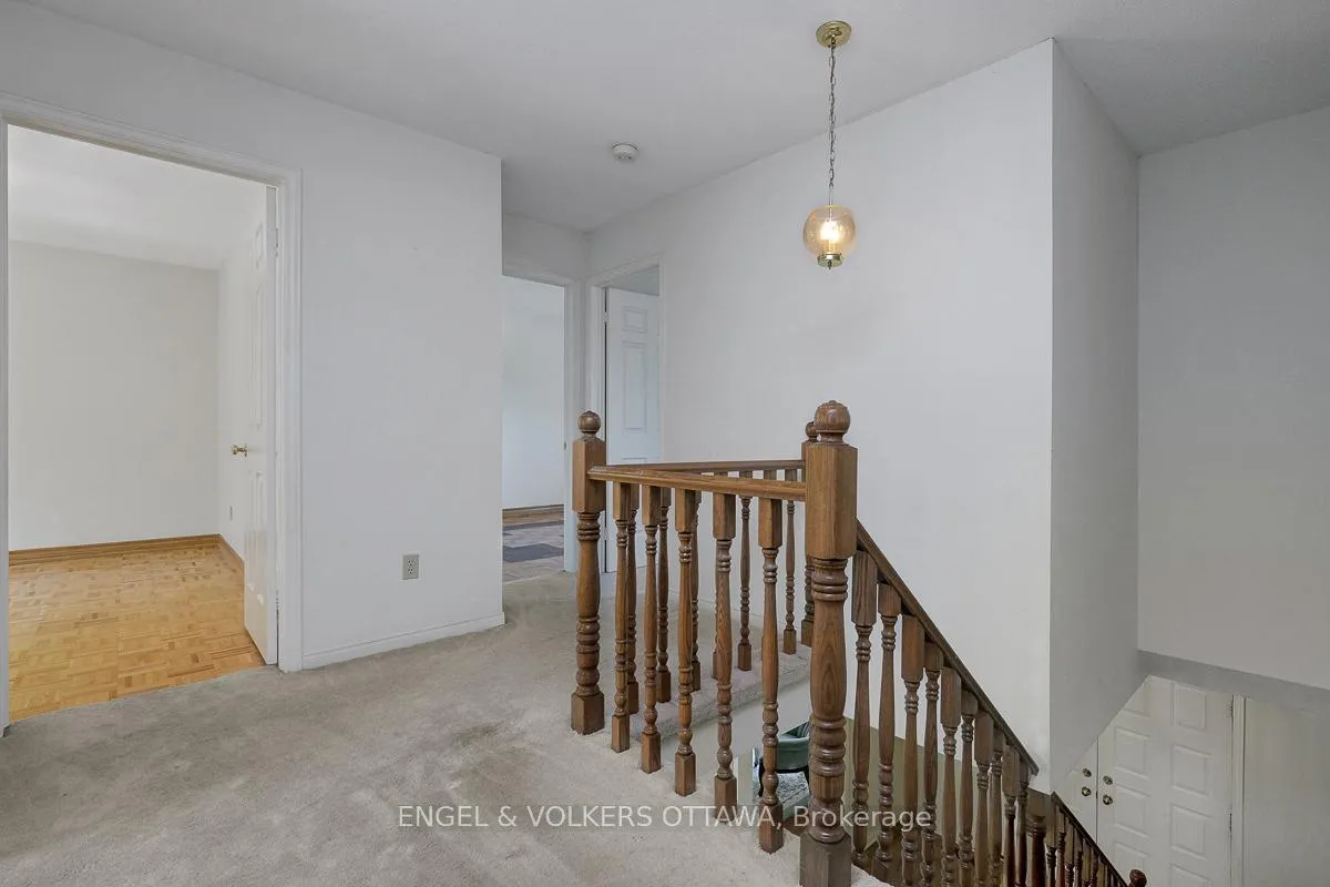 Photo 26 of 210 Cypress Court, Ottawa, Bayshore — HOMEH
