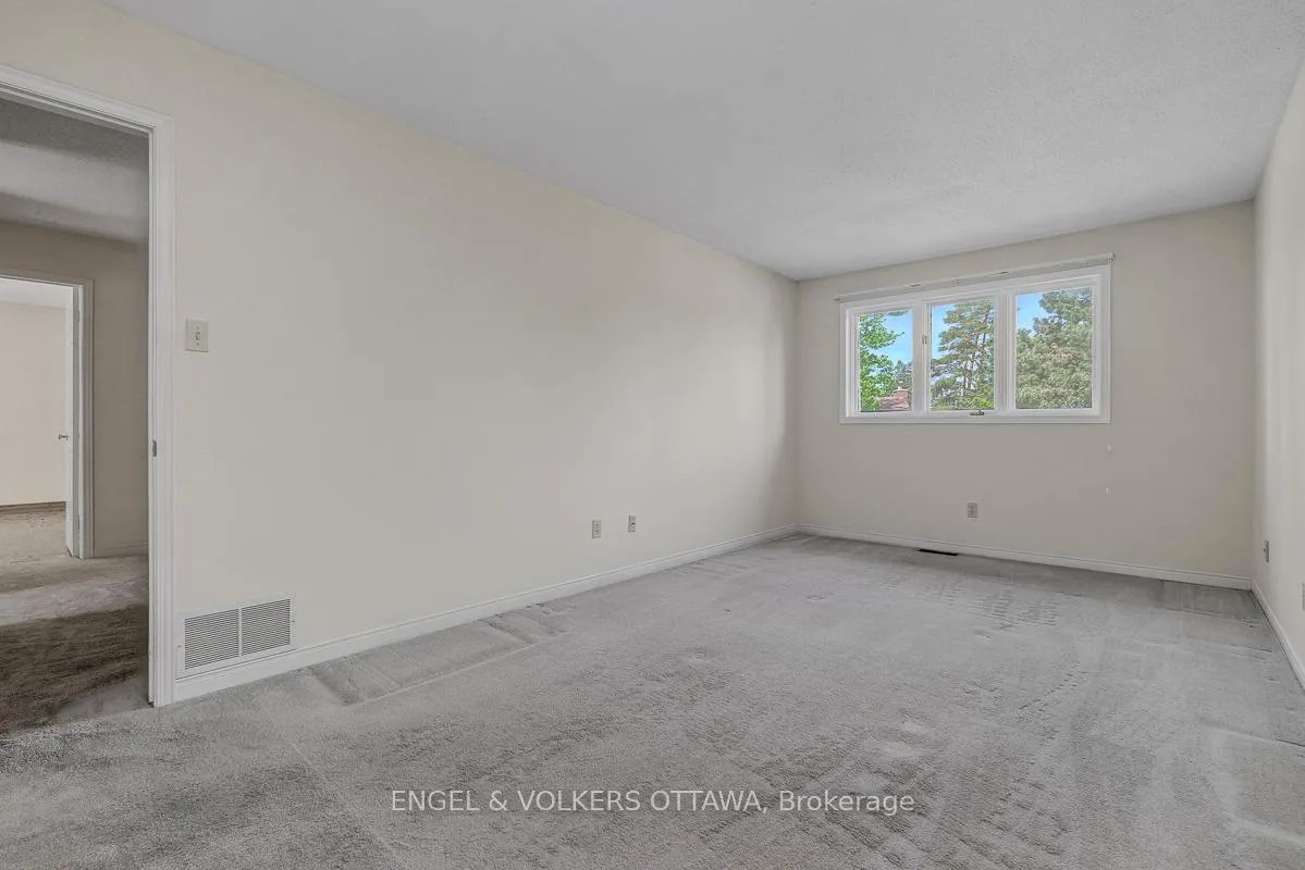 Photo 28 of 210 Cypress Court, Ottawa, Bayshore — HOMEH