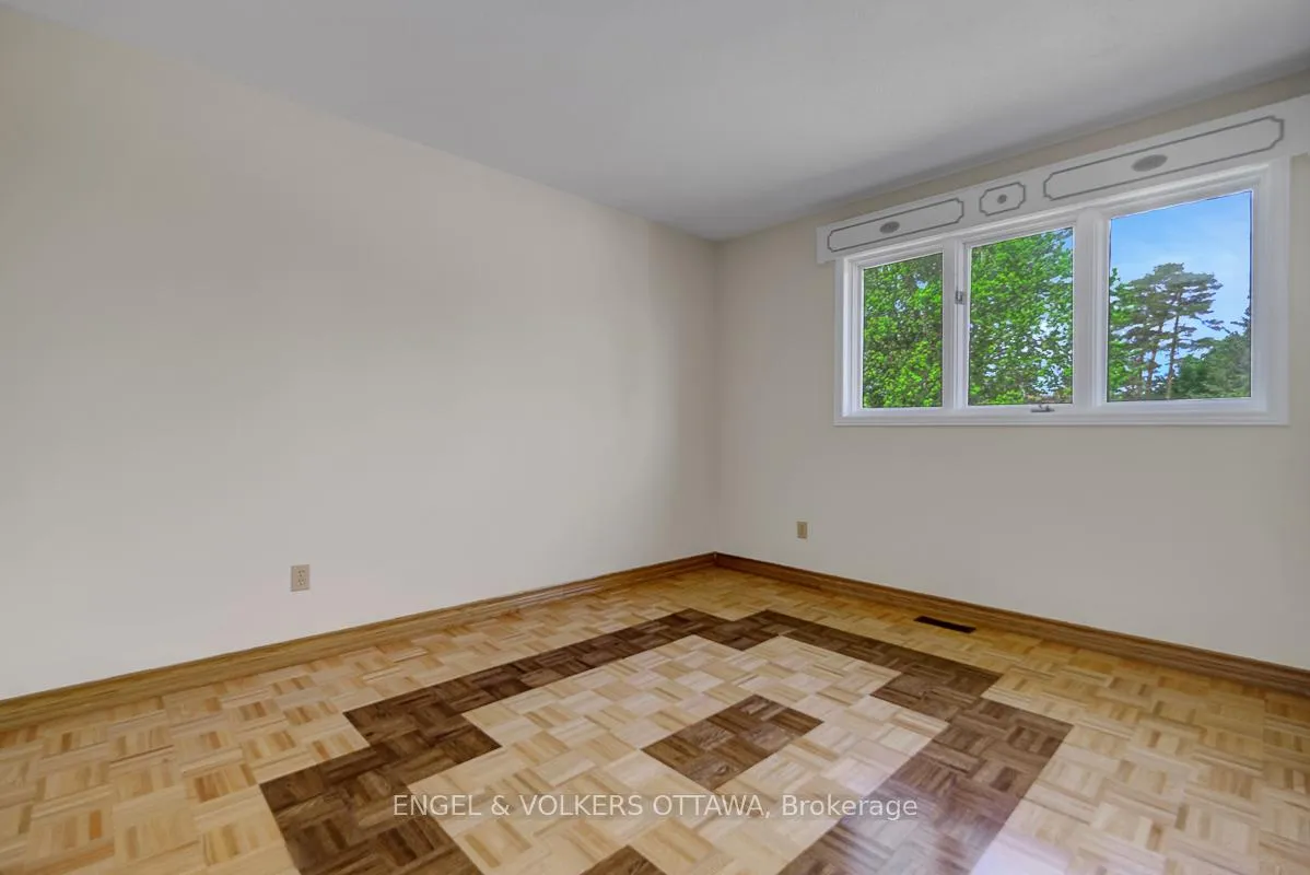 Photo 34 of 210 Cypress Court, Ottawa, Bayshore — HOMEH