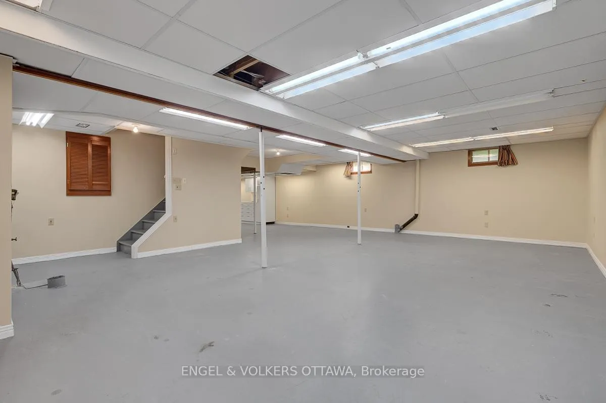 Photo 40 of 210 Cypress Court, Ottawa, Bayshore — HOMEH