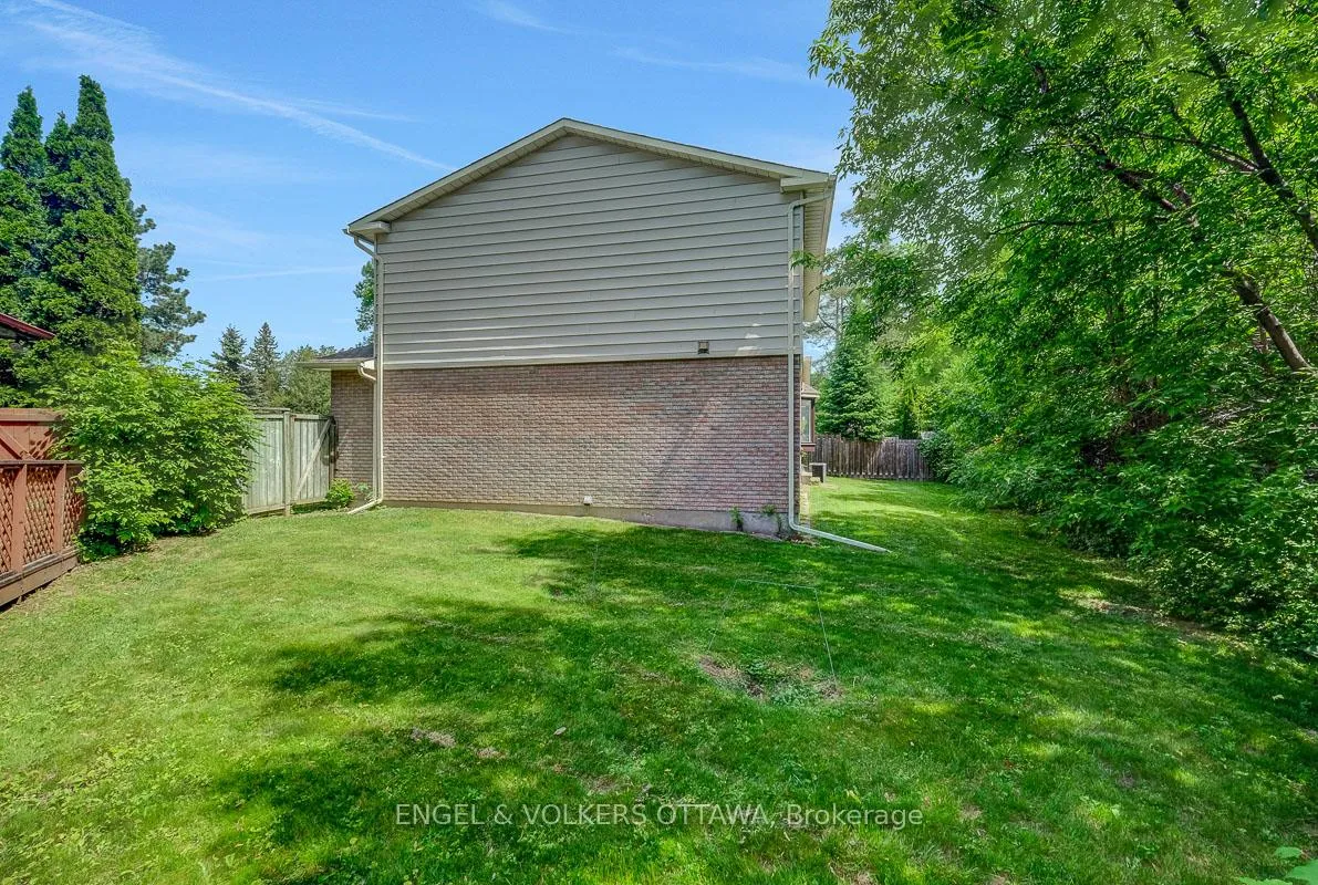 Photo 47 of 210 Cypress Court, Ottawa, Bayshore — HOMEH