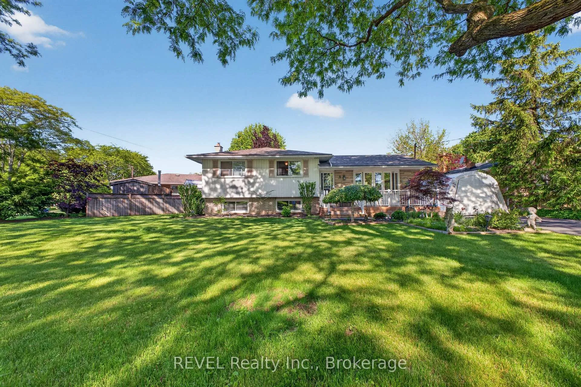 Photo 1 of 9 Rexleigh Crescent, St. Catharines, Lakeport — HOMEH