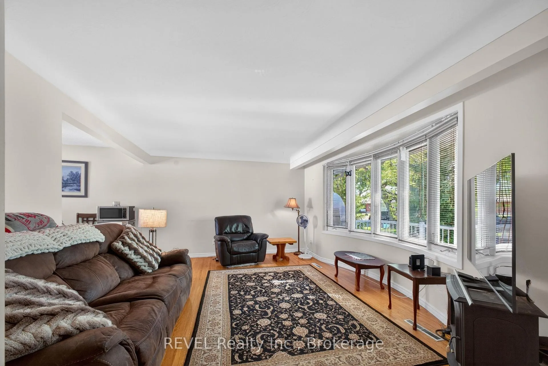 Photo 7 of 9 Rexleigh Crescent, St. Catharines, Lakeport — HOMEH