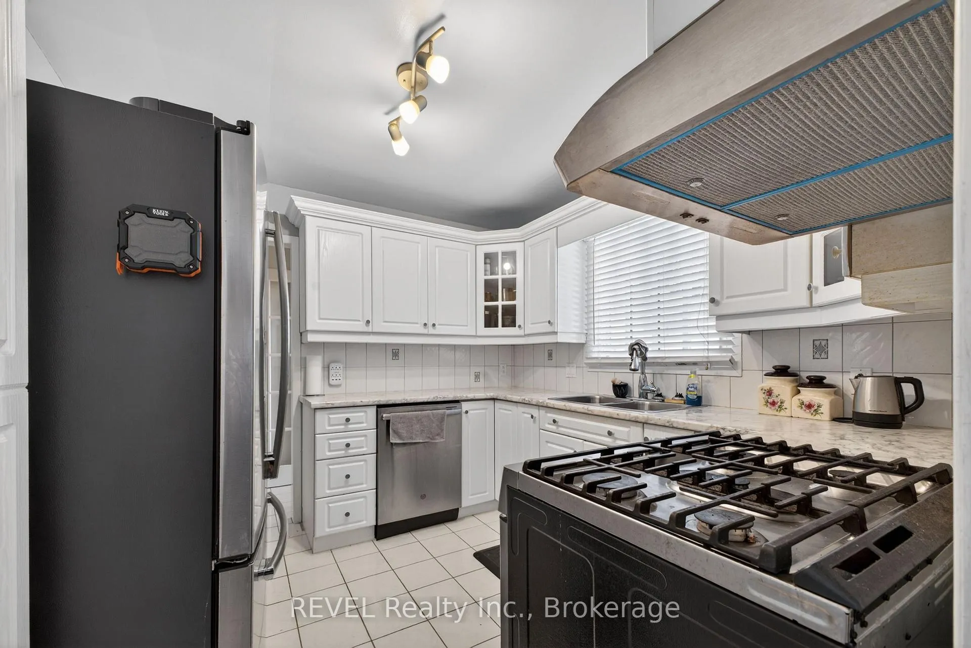 Photo 11 of 9 Rexleigh Crescent, St. Catharines, Lakeport — HOMEH
