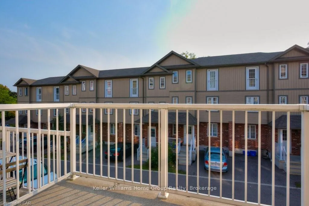 Photo 3 of Unit 13B, 55 Mooregate Crescent, Kitchener — HOMEH