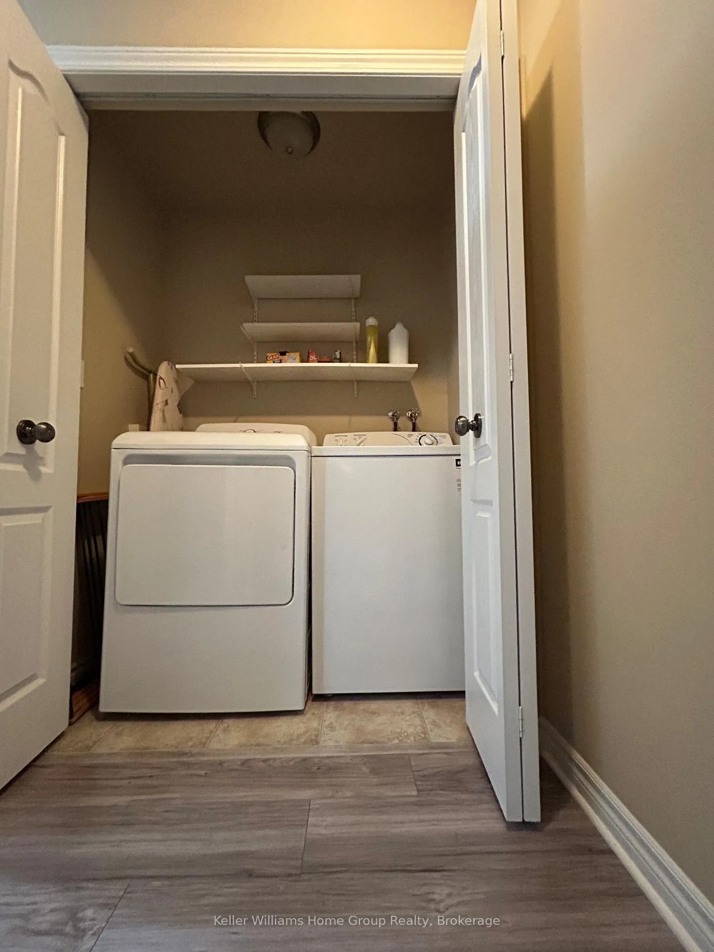 Photo 9 of Unit 13B, 55 Mooregate Crescent, Kitchener — HOMEH