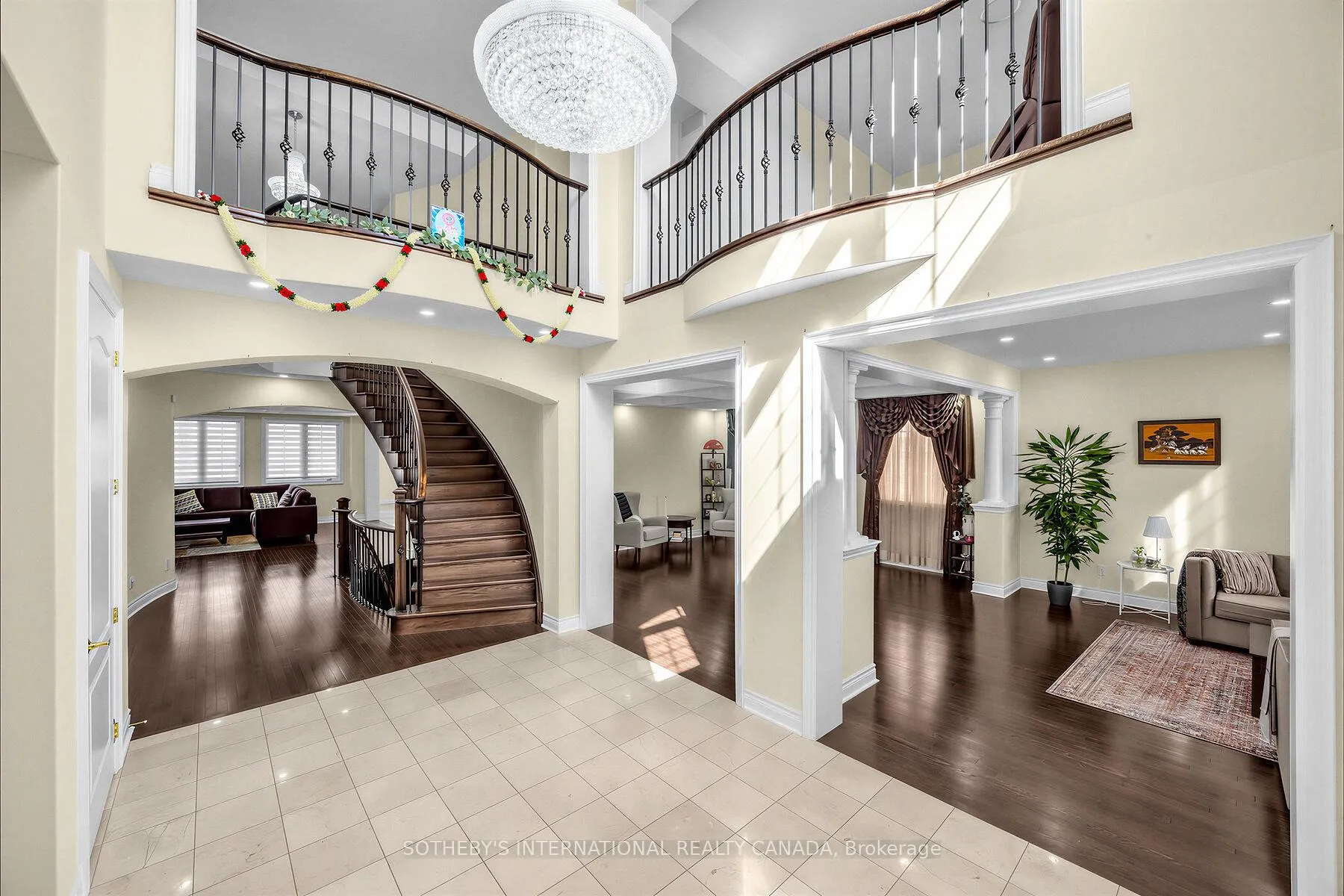 Photo 4 of Unit Main/Upper, 54 Kelways Circle, Brampton, Bram East — HOMEH