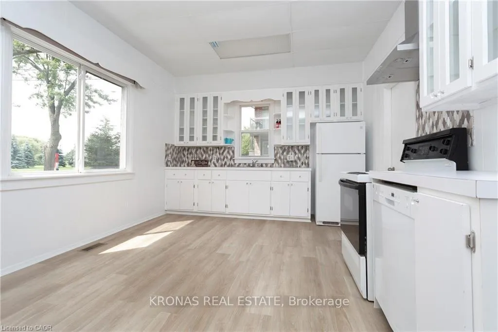 Photo 5 of 1175 Garner Road E, Hamilton, Meadowlands — HOMEH