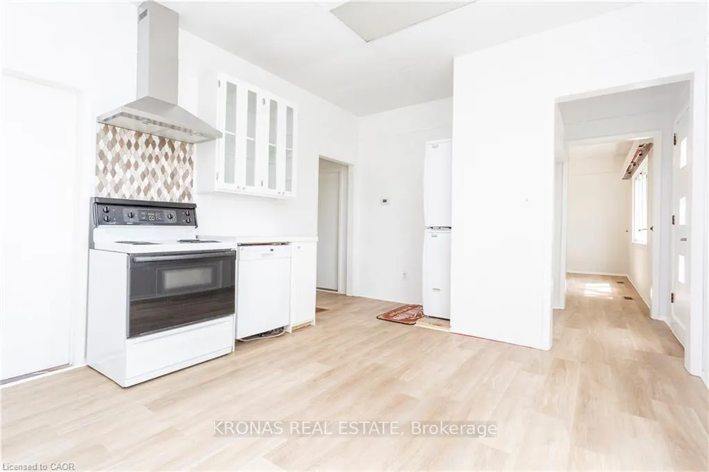 Photo 6 of 1175 Garner Road E, Hamilton, Meadowlands — HOMEH