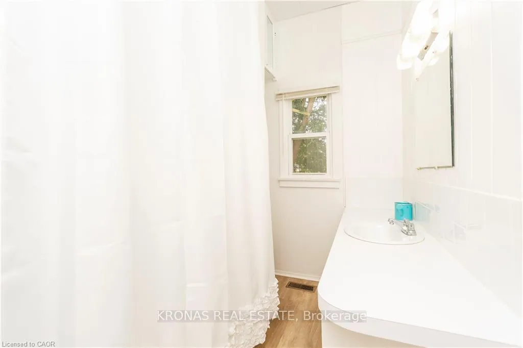 Photo 8 of 1175 Garner Road E, Hamilton, Meadowlands — HOMEH
