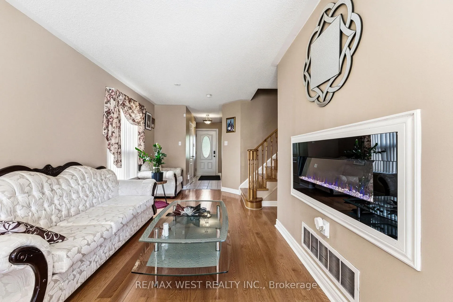 Photo 6 of 18 Needlewood Lane, Brampton, Sandringham-Wellington — HOMEH