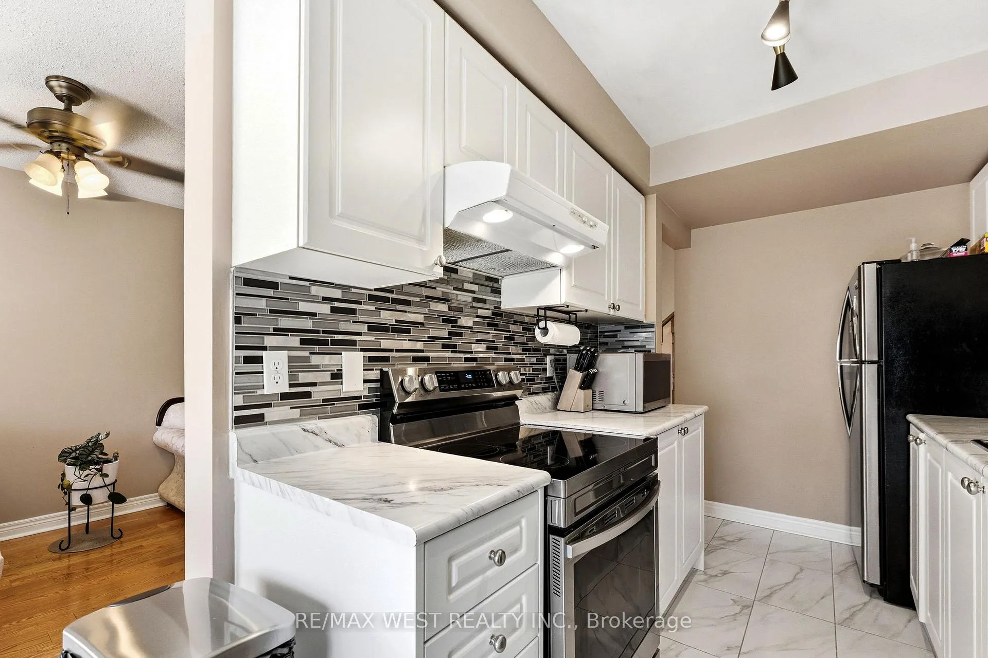Photo 9 of 18 Needlewood Lane, Brampton, Sandringham-Wellington — HOMEH