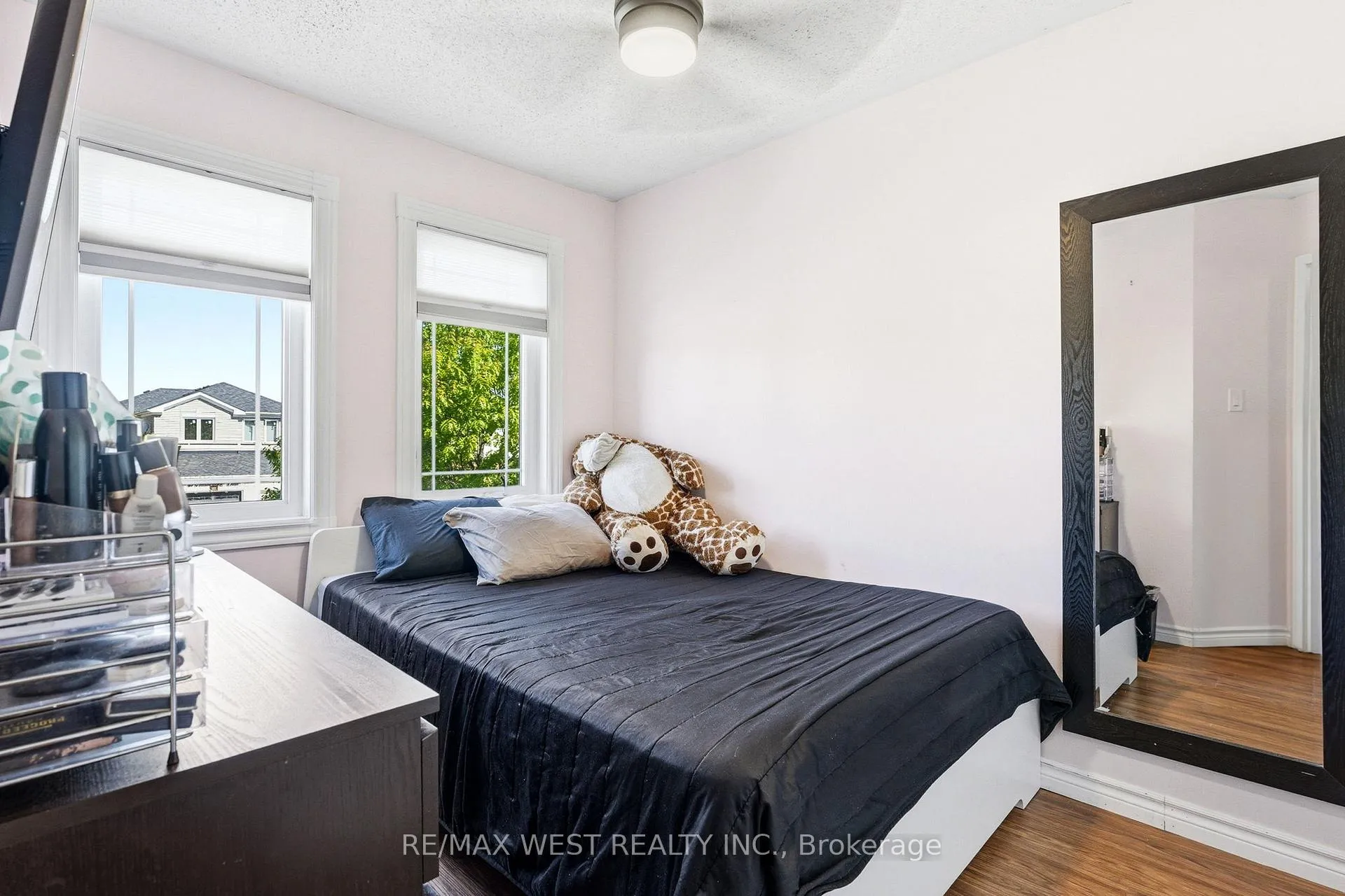Photo 13 of 18 Needlewood Lane, Brampton, Sandringham-Wellington — HOMEH