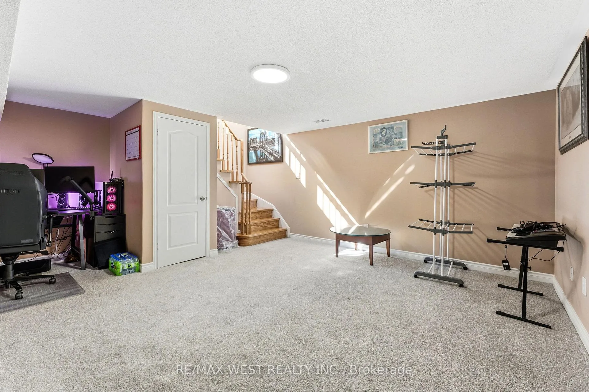 Photo 17 of 18 Needlewood Lane, Brampton, Sandringham-Wellington — HOMEH