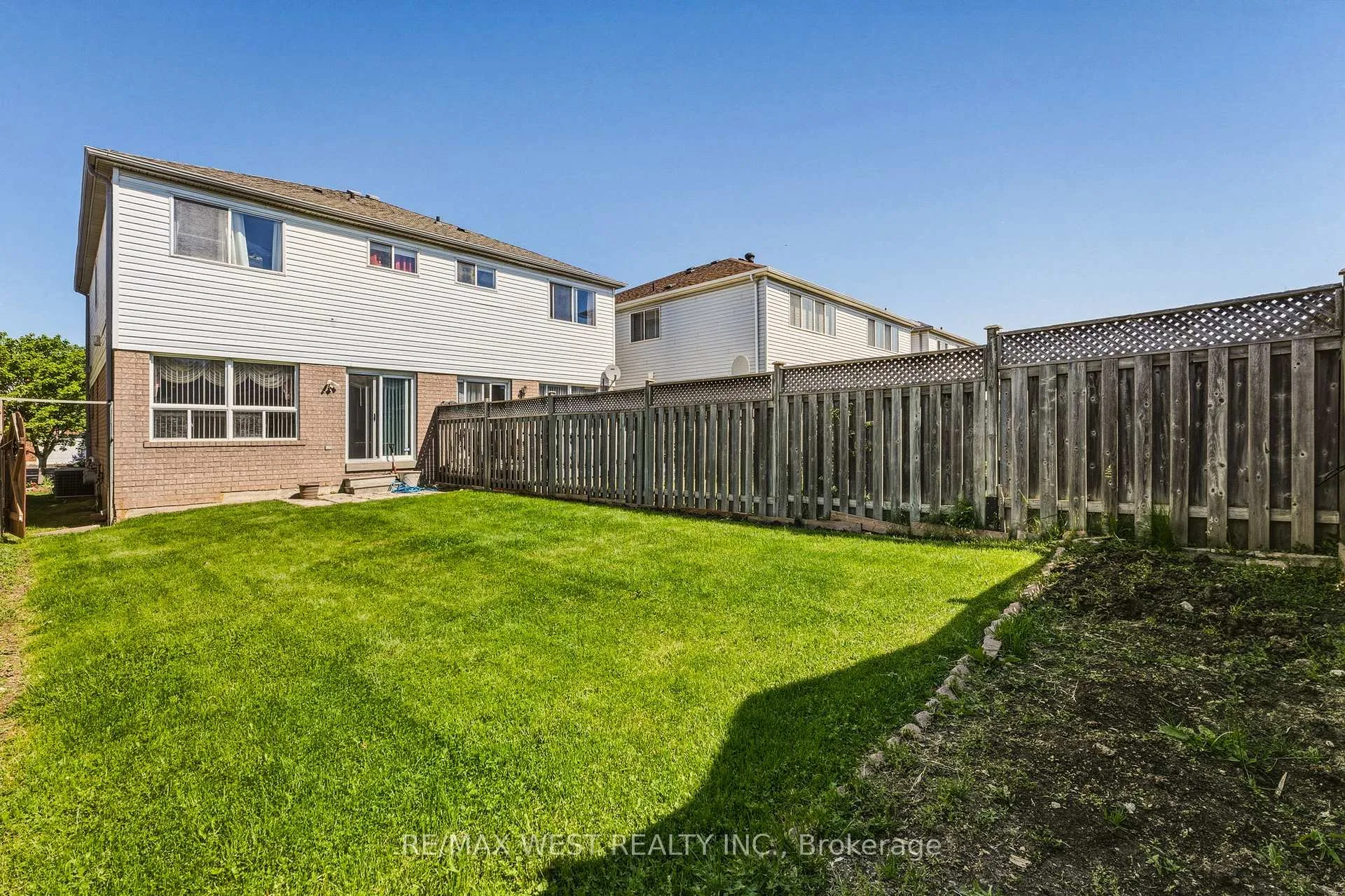 Photo 22 of 18 Needlewood Lane, Brampton, Sandringham-Wellington — HOMEH